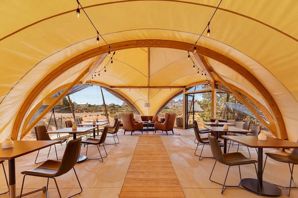 Under Canvas โมอาบ ภายใน รูปภาพ