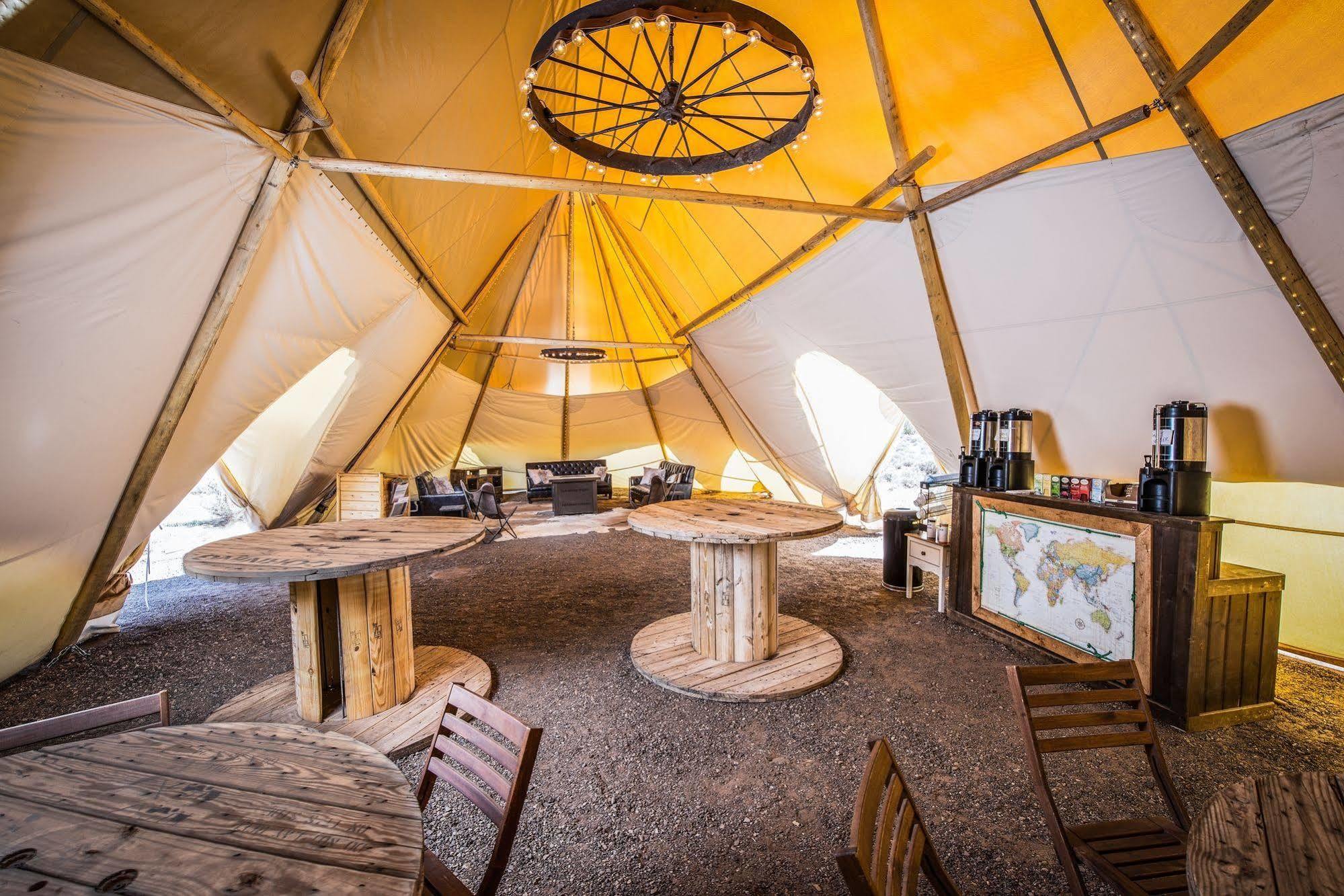 Under Canvas โมอาบ ภายนอก รูปภาพ
